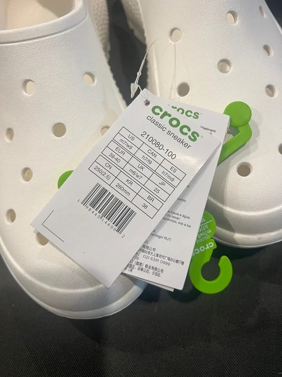 CROCS White Classic Clog Slip-On men and size 7, women's size 9 - Picture 3 of 4